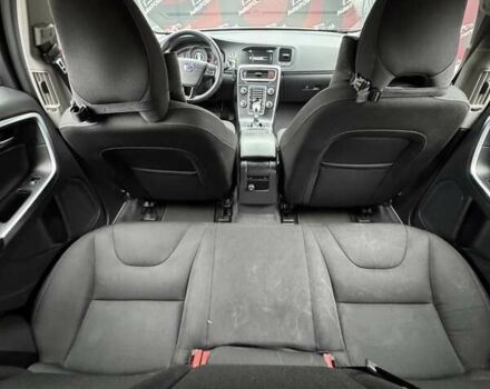 Белый Вольво B60, объемом двигателя 1.97 л и пробегом 243 тыс. км за 15800 $, фото 14 на Automoto.ua