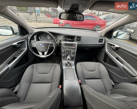 Белый Вольво B60, объемом двигателя 1.99 л и пробегом 236 тыс. км за 14650 $, фото 31 на Automoto.ua