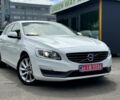 Білий Вольво B60, об'ємом двигуна 2 л та пробігом 237 тис. км за 15599 $, фото 2 на Automoto.ua