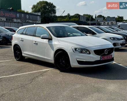 Білий Вольво B60, об'ємом двигуна 2 л та пробігом 236 тис. км за 14799 $, фото 4 на Automoto.ua