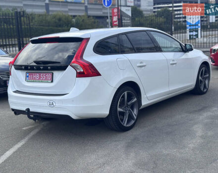 Белый Вольво B60, объемом двигателя 1.99 л и пробегом 236 тыс. км за 14650 $, фото 12 на Automoto.ua