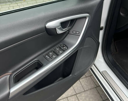 Вольво B60 2016 в Луцке на Automoto.ua Белый Вольво B60, объемом двигателя 2 л и пробегом 243 тыс. км за 15790 $, фото 27 на Automoto.ua