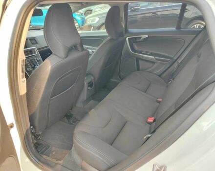 Білий Вольво B60, об'ємом двигуна 2 л та пробігом 236 тис. км за 14800 $, фото 9 на Automoto.ua