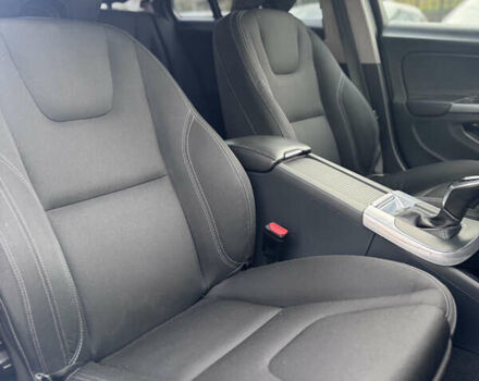 Белый Вольво B60, объемом двигателя 1.99 л и пробегом 236 тыс. км за 14650 $, фото 25 на Automoto.ua