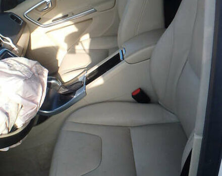 Белый Вольво B60, объемом двигателя 2 л и пробегом 122 тыс. км за 7500 $, фото 11 на Automoto.ua