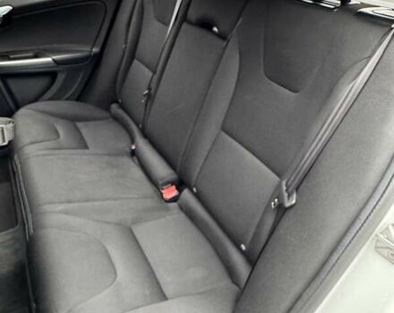 Белый Вольво B60, объемом двигателя 1.97 л и пробегом 243 тыс. км за 15800 $, фото 16 на Automoto.ua