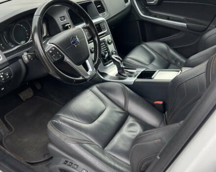 Вольво B60 2016 в Луцке на Automoto.ua Белый Вольво B60, объемом двигателя 2 л и пробегом 243 тыс. км за 15790 $, фото 25 на Automoto.ua