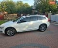 Белый Вольво B60, объемом двигателя 2.5 л и пробегом 176 тыс. км за 15950 $, фото 7 на Automoto.ua