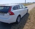 Белый Вольво B60, объемом двигателя 1.97 л и пробегом 400 тыс. км за 10800 $, фото 2 на Automoto.ua