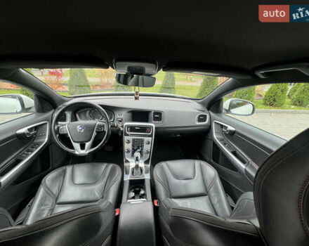 Вольво B60 2016 в Луцке на Automoto.ua Белый Вольво B60, объемом двигателя 2 л и пробегом 243 тыс. км за 15790 $, фото 3 на Automoto.ua