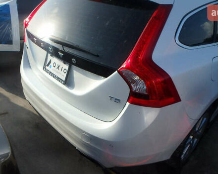 Белый Вольво B60, объемом двигателя 2 л и пробегом 122 тыс. км за 7500 $, фото 5 на Automoto.ua