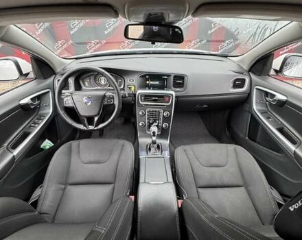 Белый Вольво B60, объемом двигателя 1.97 л и пробегом 243 тыс. км за 15800 $, фото 18 на Automoto.ua