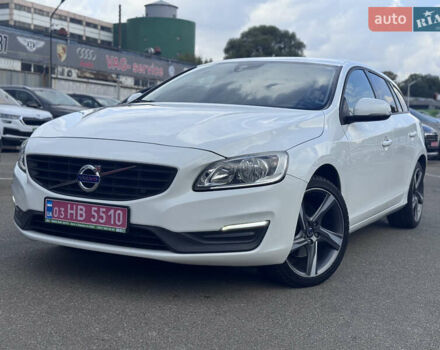 Белый Вольво B60, объемом двигателя 1.99 л и пробегом 236 тыс. км за 14650 $, фото 4 на Automoto.ua