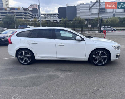 Белый Вольво B60, объемом двигателя 1.99 л и пробегом 236 тыс. км за 14650 $, фото 13 на Automoto.ua