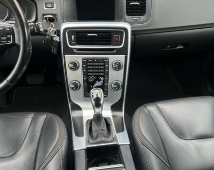 Вольво B60 2016 в Луцке на Automoto.ua Белый Вольво B60, объемом двигателя 2 л и пробегом 243 тыс. км за 15790 $, фото 6 на Automoto.ua