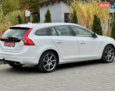 Вольво B60 2016 в Луцке на Automoto.ua Белый Вольво B60, объемом двигателя 2 л и пробегом 243 тыс. км за 15790 $, фото 9 на Automoto.ua