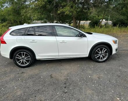 Белый Вольво B60, объемом двигателя 2.5 л и пробегом 75 тыс. км за 12000 $, фото 6 на Automoto.ua