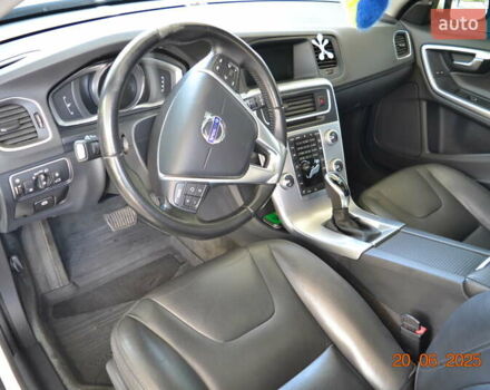 Білий Вольво B60, об'ємом двигуна 1.97 л та пробігом 68 тис. км за 16500 $, фото 23 на Automoto.ua