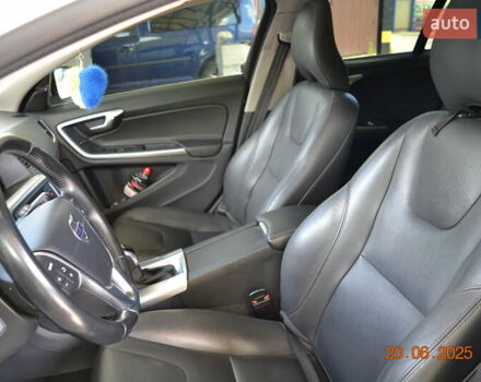 Білий Вольво B60, об'ємом двигуна 1.97 л та пробігом 68 тис. км за 16500 $, фото 33 на Automoto.ua