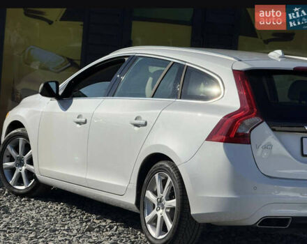 Белый Вольво B60, объемом двигателя 2 л и пробегом 190 тыс. км за 12300 $, фото 12 на Automoto.ua