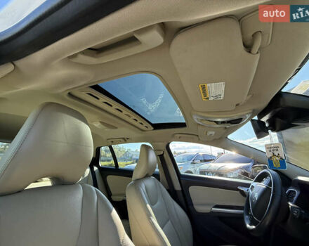 Белый Вольво B60, объемом двигателя 2 л и пробегом 190 тыс. км за 12300 $, фото 33 на Automoto.ua