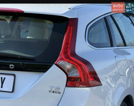 Белый Вольво B60, объемом двигателя 2 л и пробегом 190 тыс. км за 12300 $, фото 18 на Automoto.ua