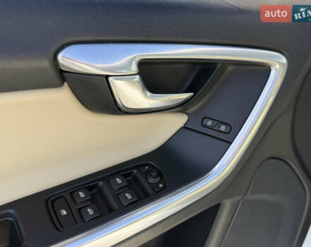 Белый Вольво B60, объемом двигателя 2 л и пробегом 190 тыс. км за 12300 $, фото 49 на Automoto.ua