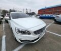 Белый Вольво B60, объемом двигателя 2 л и пробегом 127 тыс. км за 14800 $, фото 1 на Automoto.ua