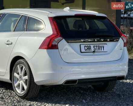 Белый Вольво B60, объемом двигателя 2 л и пробегом 190 тыс. км за 12300 $, фото 18 на Automoto.ua