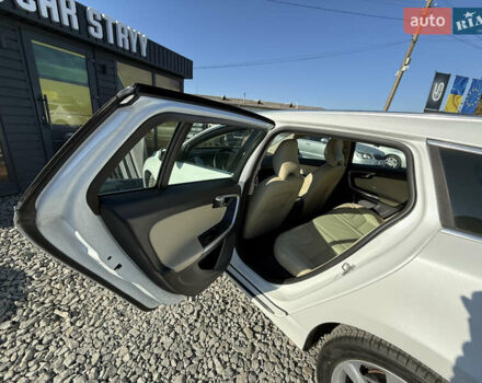 Белый Вольво B60, объемом двигателя 2 л и пробегом 190 тыс. км за 12300 $, фото 47 на Automoto.ua