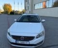Белый Вольво B60, объемом двигателя 2 л и пробегом 196 тыс. км за 14500 $, фото 10 на Automoto.ua