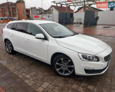 Белый Вольво B60, объемом двигателя 1.99 л и пробегом 209 тыс. км за 14600 $, фото 4 на Automoto.ua