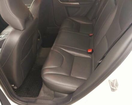 Белый Вольво B60, объемом двигателя 1.99 л и пробегом 209 тыс. км за 14600 $, фото 13 на Automoto.ua