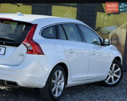 Белый Вольво B60, объемом двигателя 2 л и пробегом 190 тыс. км за 12300 $, фото 17 на Automoto.ua