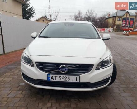 Белый Вольво B60, объемом двигателя 1.99 л и пробегом 209 тыс. км за 14600 $, фото 1 на Automoto.ua
