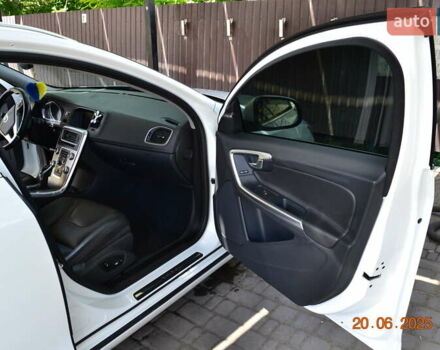 Білий Вольво B60, об'ємом двигуна 1.97 л та пробігом 68 тис. км за 16500 $, фото 15 на Automoto.ua