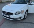 Белый Вольво B60, объемом двигателя 2 л и пробегом 196 тыс. км за 14500 $, фото 3 на Automoto.ua
