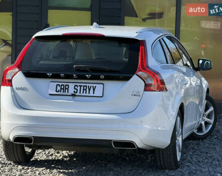 Белый Вольво B60, объемом двигателя 2 л и пробегом 190 тыс. км за 12300 $, фото 23 на Automoto.ua