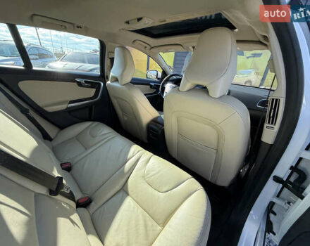 Белый Вольво B60, объемом двигателя 2 л и пробегом 190 тыс. км за 12300 $, фото 37 на Automoto.ua