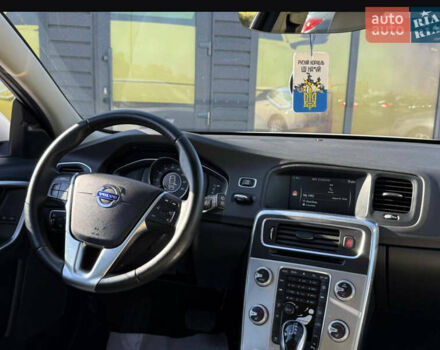 Белый Вольво B60, объемом двигателя 2 л и пробегом 190 тыс. км за 12300 $, фото 38 на Automoto.ua