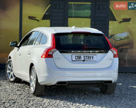 Белый Вольво B60, объемом двигателя 2 л и пробегом 190 тыс. км за 12300 $, фото 17 на Automoto.ua