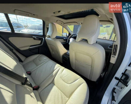 Белый Вольво B60, объемом двигателя 2 л и пробегом 190 тыс. км за 12300 $, фото 37 на Automoto.ua