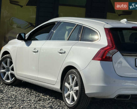 Белый Вольво B60, объемом двигателя 2 л и пробегом 190 тыс. км за 12300 $, фото 19 на Automoto.ua