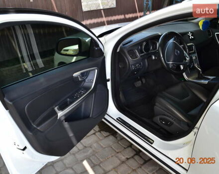 Білий Вольво B60, об'ємом двигуна 1.97 л та пробігом 68 тис. км за 16500 $, фото 20 на Automoto.ua