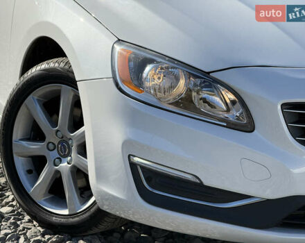 Белый Вольво B60, объемом двигателя 2 л и пробегом 190 тыс. км за 12300 $, фото 16 на Automoto.ua