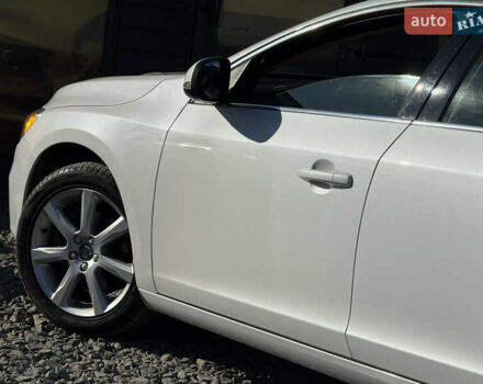 Белый Вольво B60, объемом двигателя 2 л и пробегом 190 тыс. км за 12300 $, фото 20 на Automoto.ua