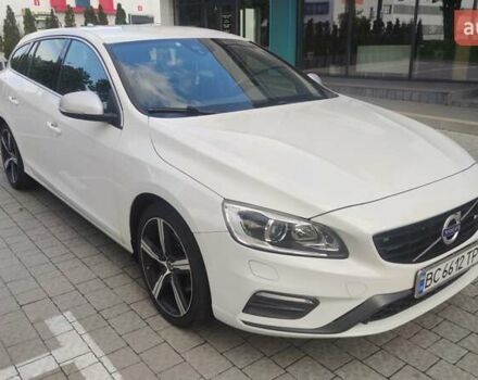 Белый Вольво B60, объемом двигателя 2 л и пробегом 240 тыс. км за 15300 $, фото 3 на Automoto.ua