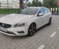 Белый Вольво B60, объемом двигателя 2 л и пробегом 240 тыс. км за 15300 $, фото 1 на Automoto.ua