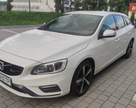 Белый Вольво B60, объемом двигателя 2 л и пробегом 240 тыс. км за 15300 $, фото 1 на Automoto.ua