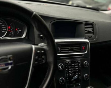 Белый Вольво B60, объемом двигателя 2 л и пробегом 280 тыс. км за 11876 $, фото 9 на Automoto.ua